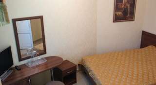 Гостиница Василеос Адлер Двухместный номер с 1 кроватью или 2 отдельными кроватями и балконом-9
